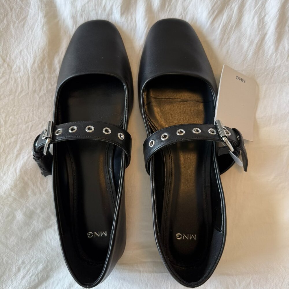 BNWT Mango MNG Studded Buckle Flats with Square Toe - Size 39/8.5